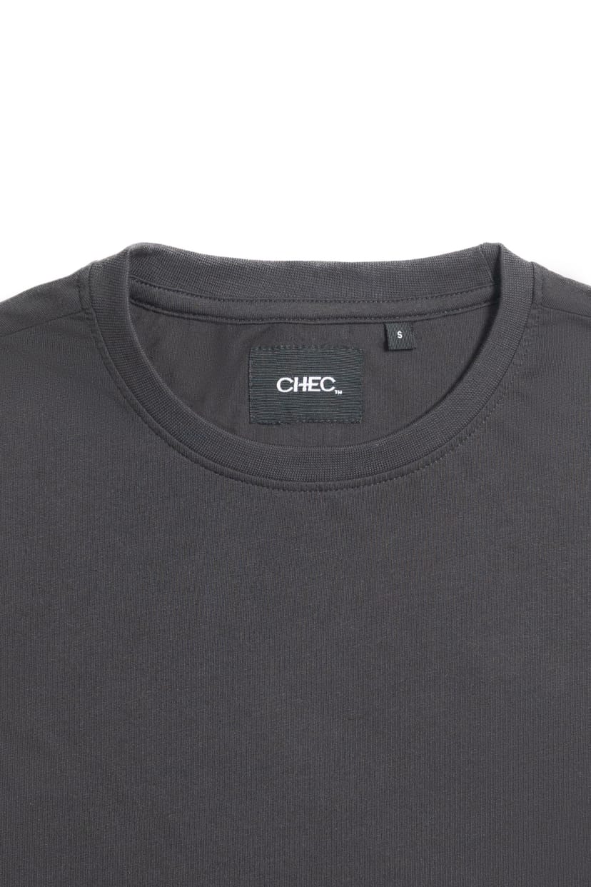 PREMIUM TEE CHARCOAL NECK CLOSEUP Black