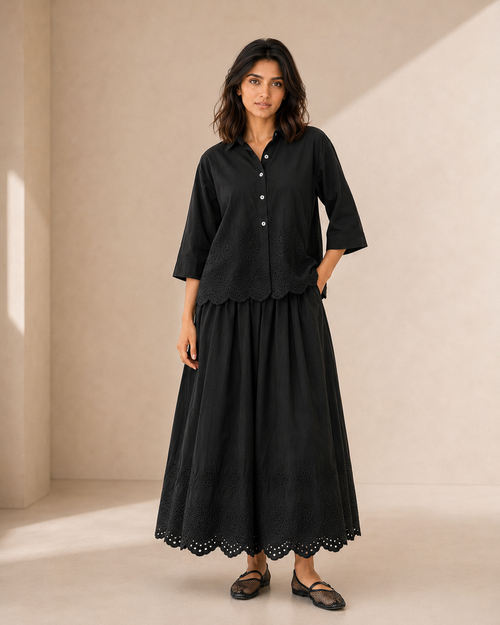 Midi Embroidered skirt