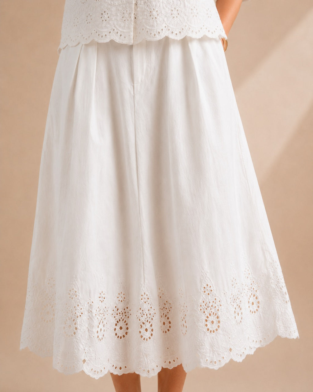 Midi Embroidered skirt