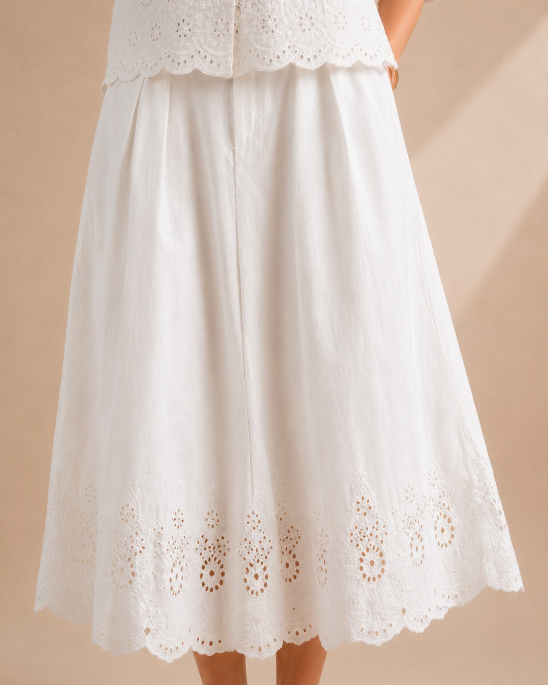 Midi Embroidered skirt