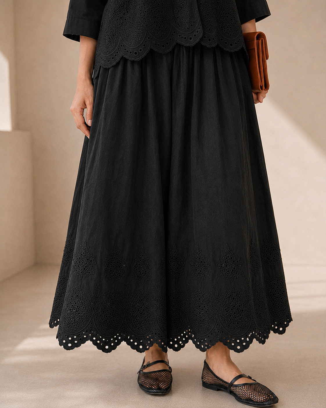Midi Embroidered skirt
