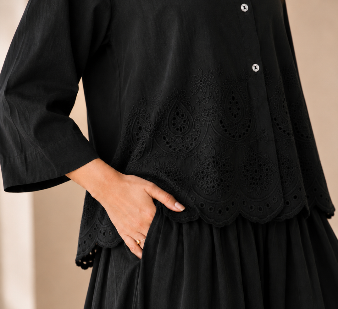 Midi Embroidered skirt