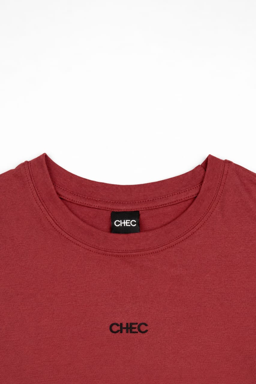 BOXY CROP TEE MAROON NECK CLOSEUP Cabernet