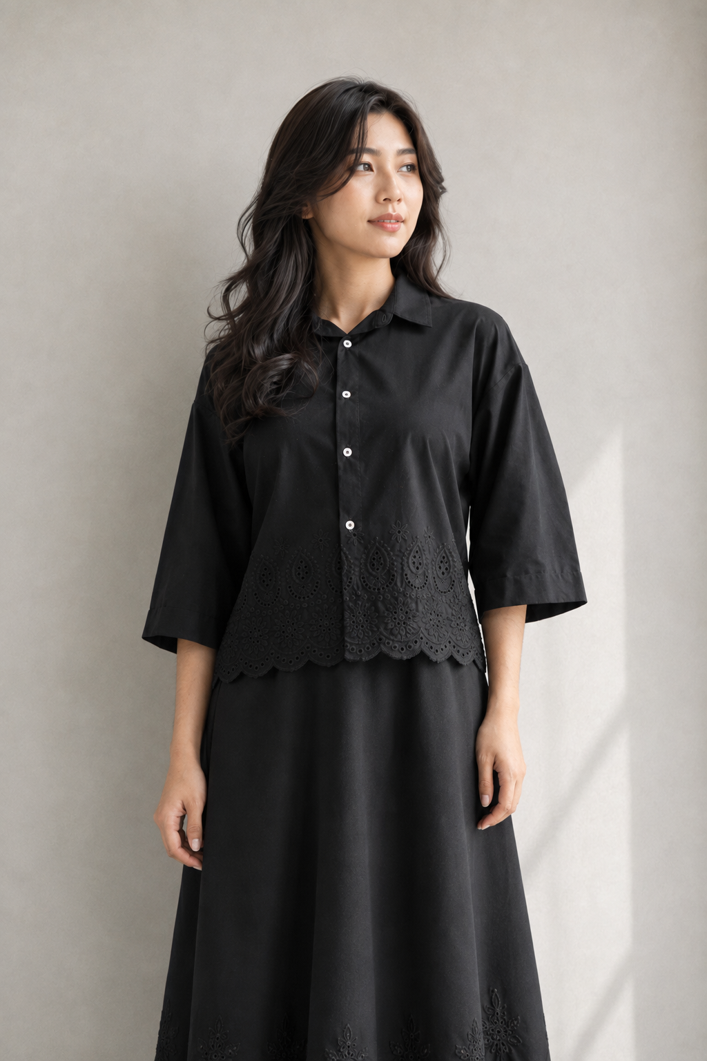 Midi Embroidered skirt