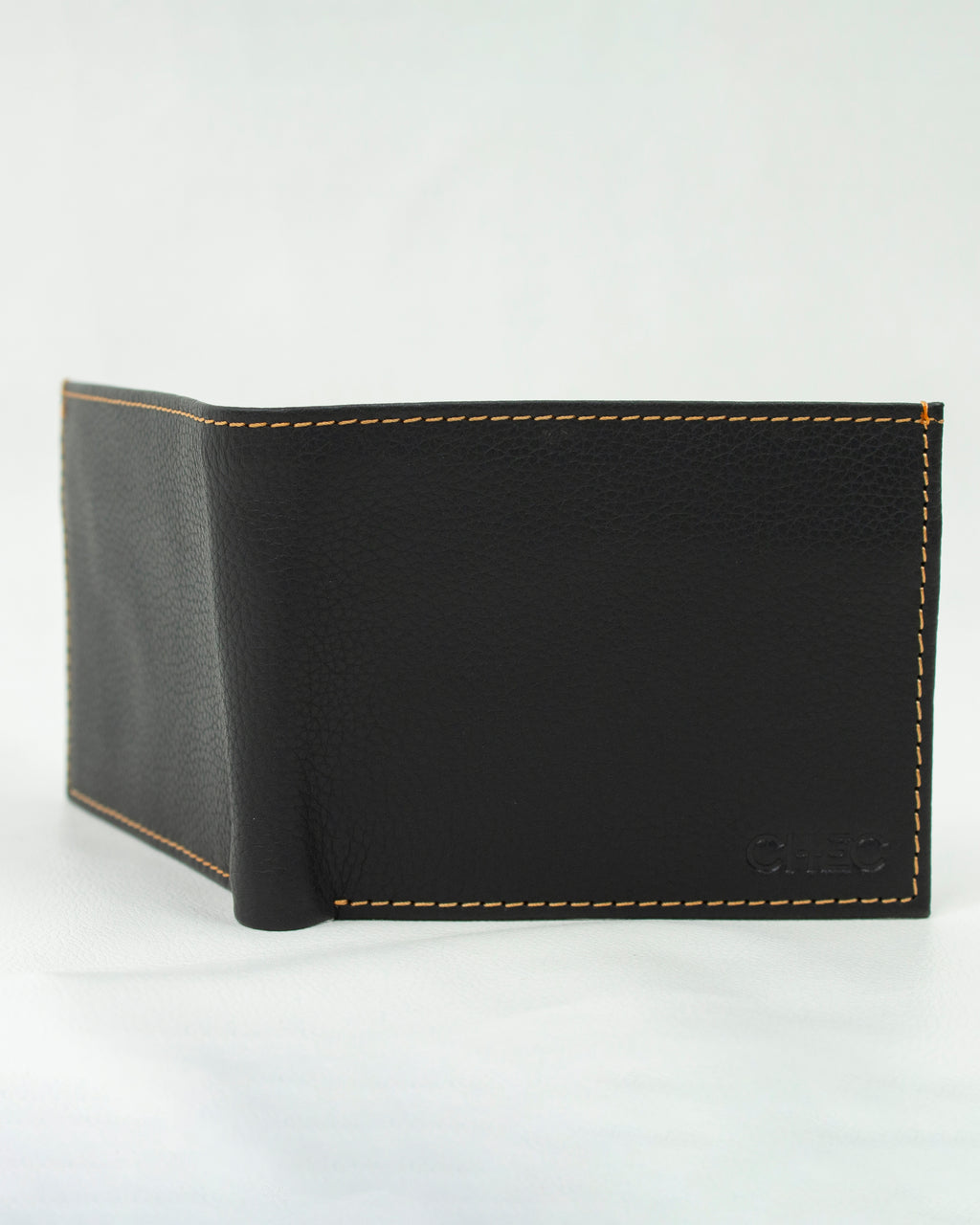 Urban Grain Leather Wallet.