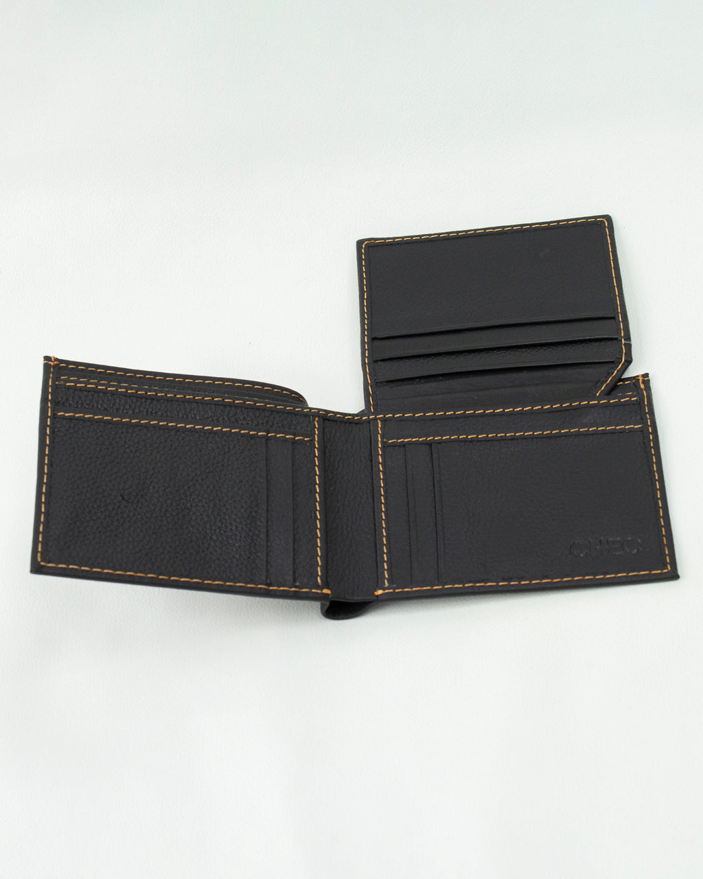 Urban Grain Leather Wallet.
