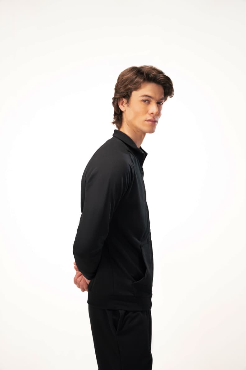 LOUNGE WEAR TOP BLACK SIDE POSE Black