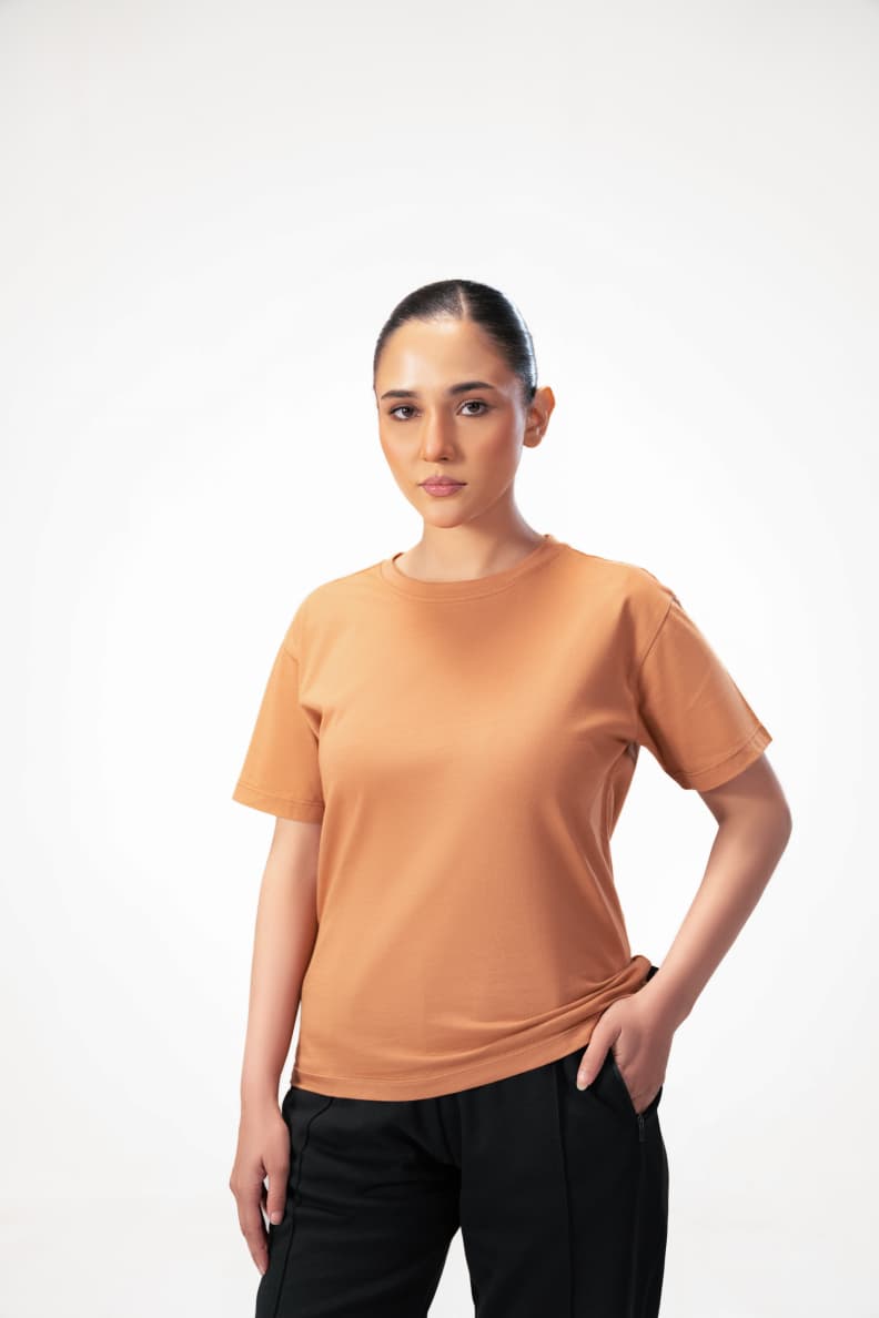 PREMIUM TEE RUST FRONT POSE Chocolate Martini