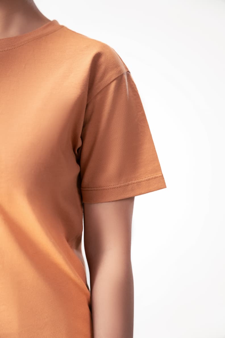 PREMIUM TEE RUST SLEEVE CLOSEUP Chocolate Martini