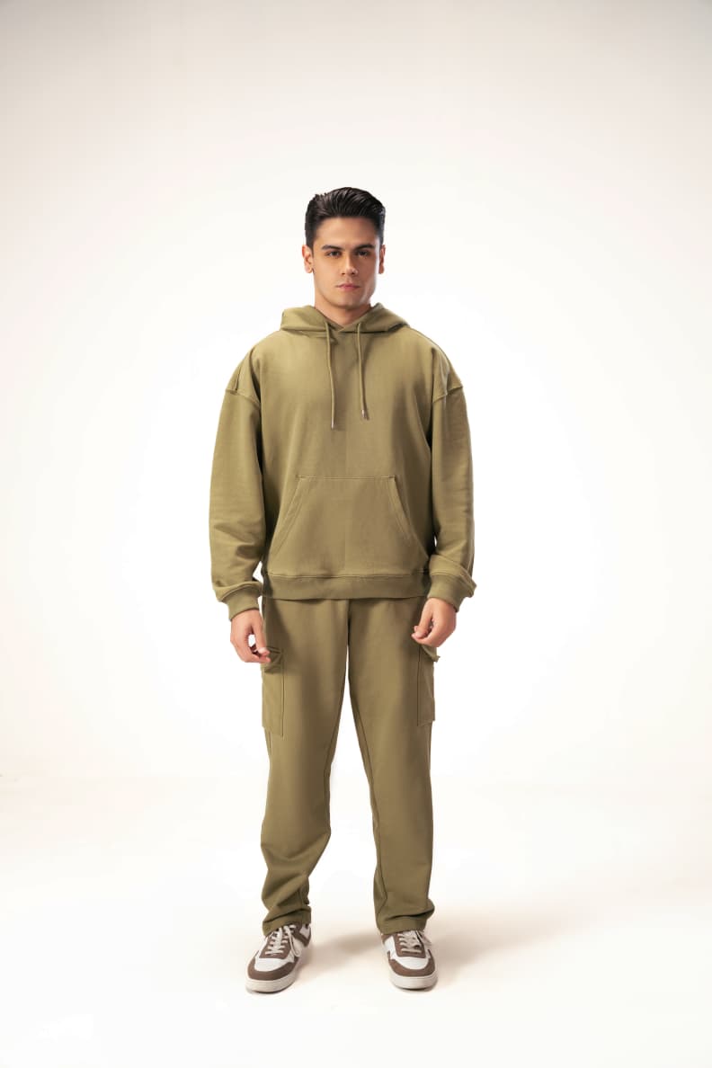 UTILITY CARGO PANT FULL FRONT WORN Olive martini