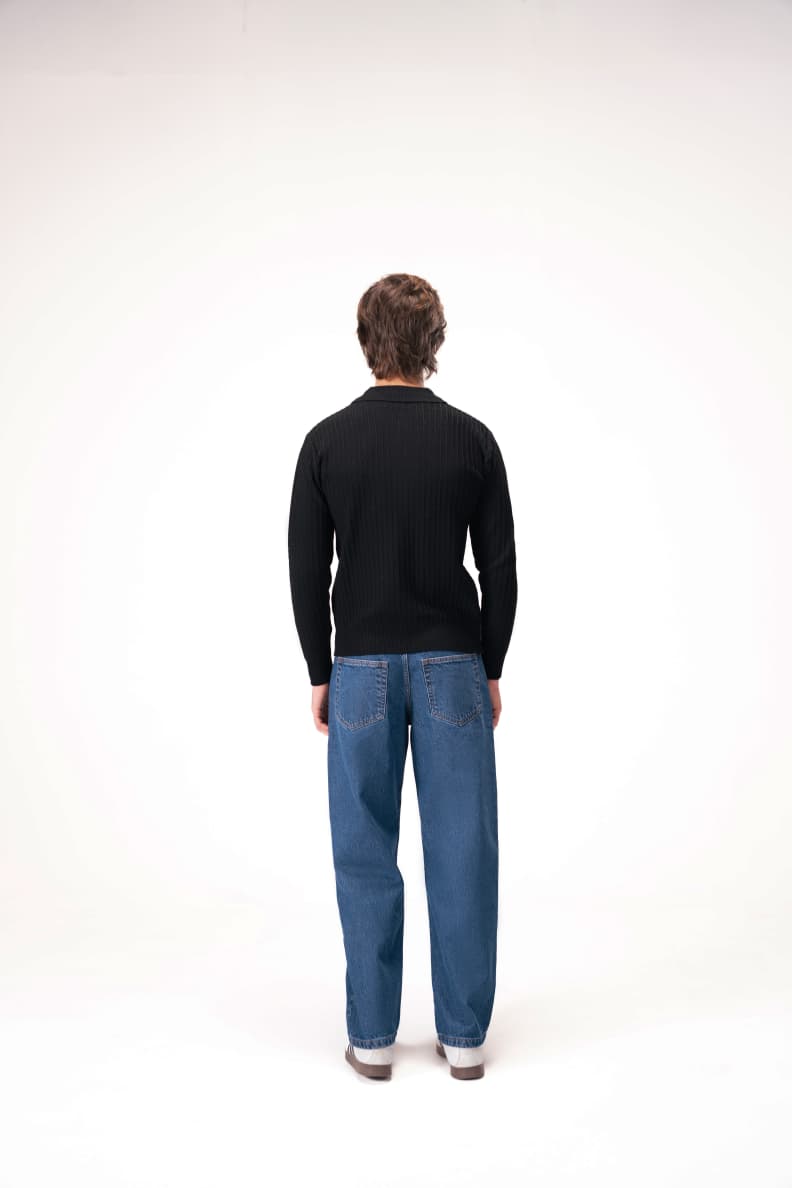 Relaxed Fit Jeans Model Back Pose
