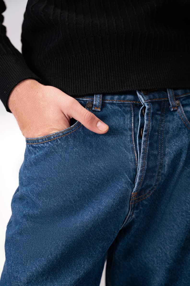 Relaxed Fit Jeans Pocket Closeup